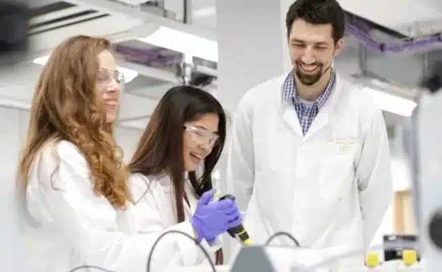 Londra Queen Mary Üniversitesi Öğrencileri