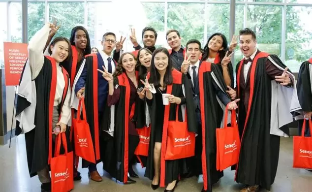 Seneca Koleji Öğrencileri