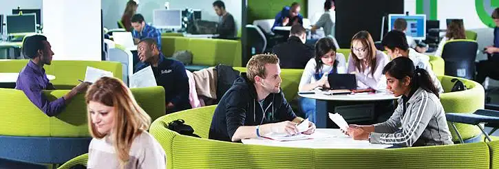 Birmingham Üniversitesi Binası