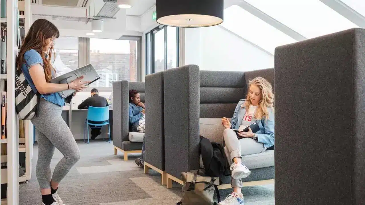 Westminster Üniversitesi Öğrencileri